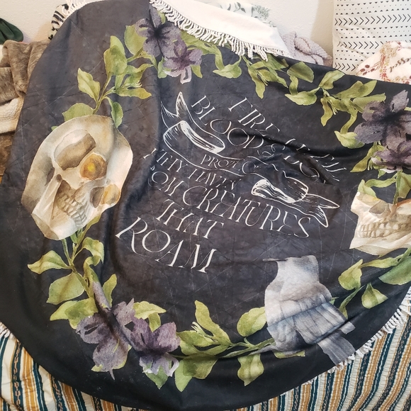 Circle tapestry, the Librarian box - Picture 3 of 3